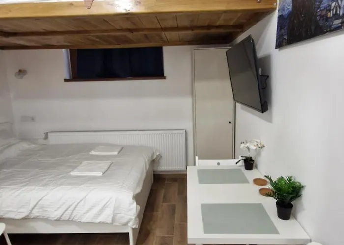 Cozy Old Town Eugen Carada Street